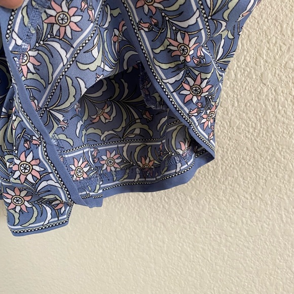 Max Studio Blue Dotted Striped Crepe Belted Shorts Size Small - Picture 5 of 9